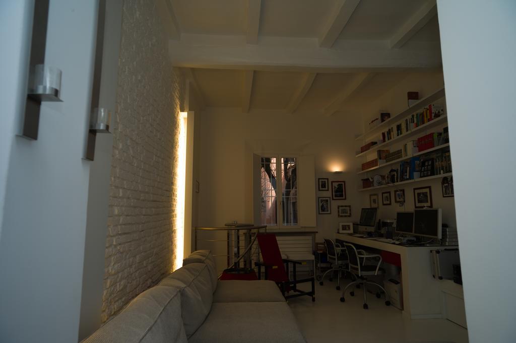 Elegant And Modern Loft In Medieval Bologna Daire Oda fotoğraf